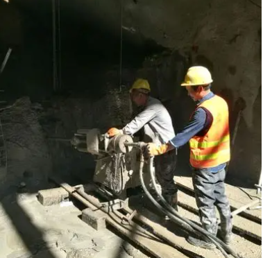 和林格尔水下抗分散灌浆料特点 水下不分散注浆料介绍